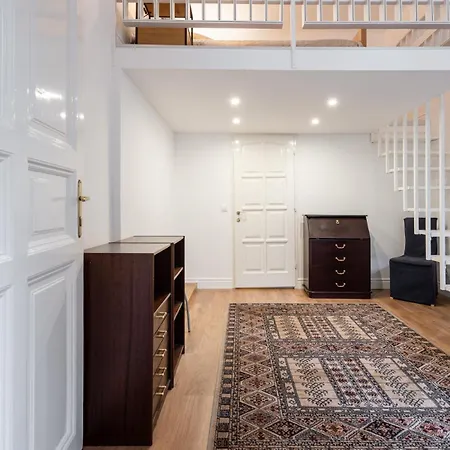 Classical With Modern Style Downtown!