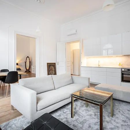 Classical With Modern Style Downtown! *