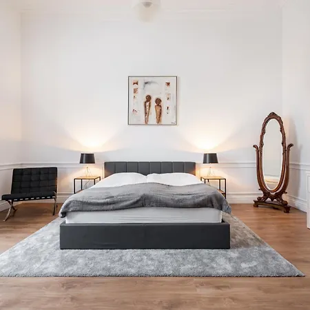 Classical With Modern Style Downtown! Budapest